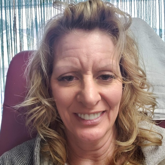 Meet your Posher, Heidi - Picture 2 of 2